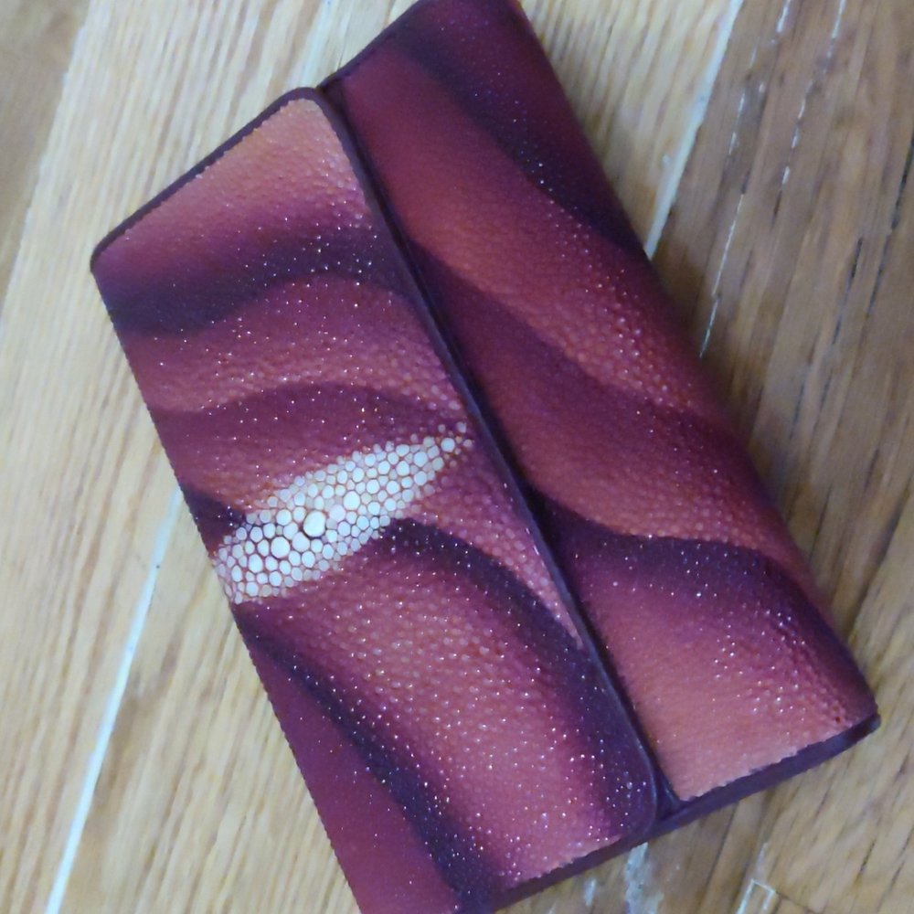 Stingray skin leather trifold wallet